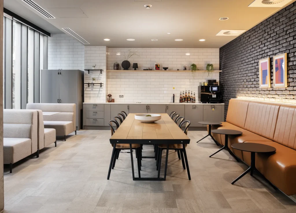 vita-living-cirlce-square-diningg CO-WORKING SPACE KITCHEN